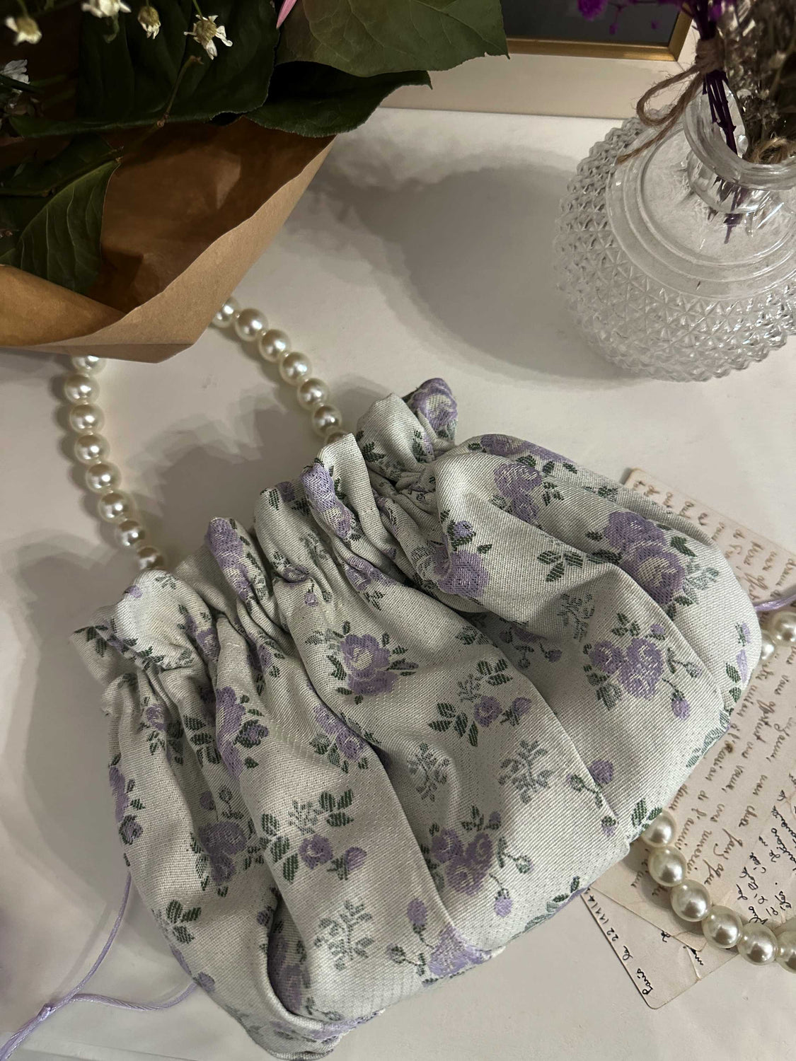borsa sartoriale in tela di cotone con stampa a fiorellini lilla