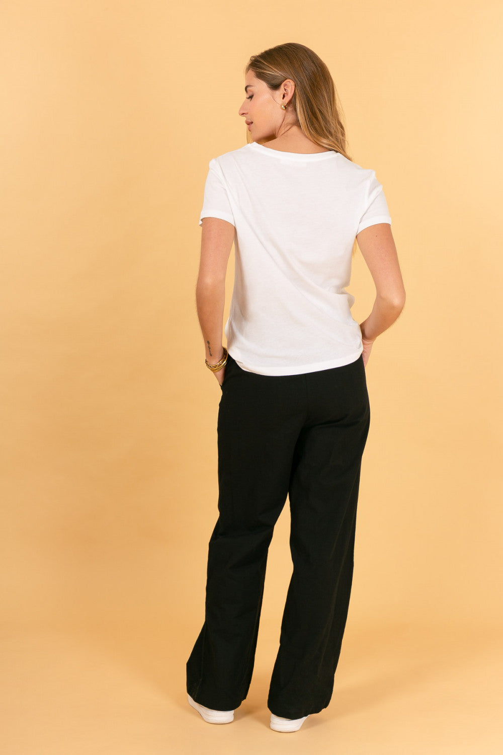 pantaloni cotone, color nero a vita alta con bottoni centrali